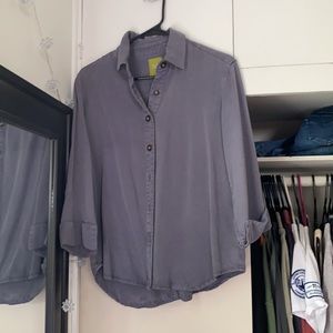 Loose button up top